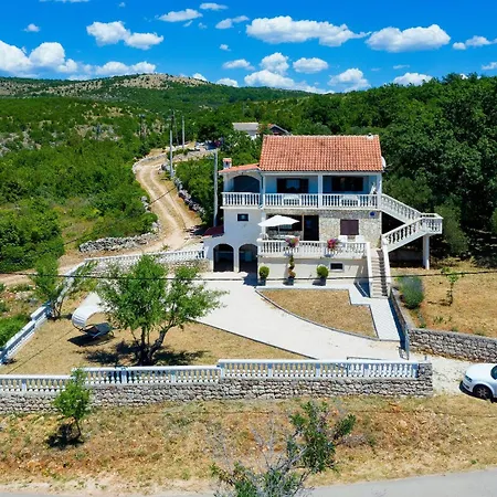 Casa de Férias Antonija *