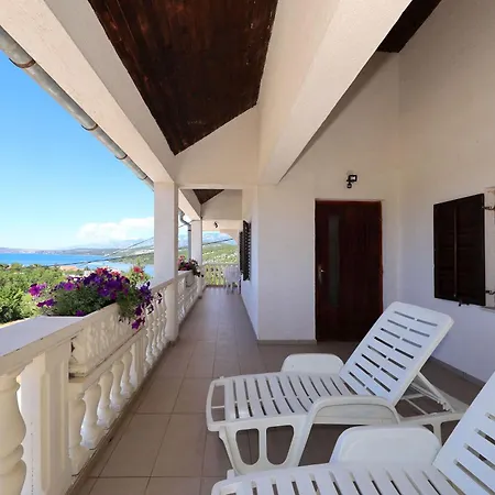 Casa de Férias Antonija *