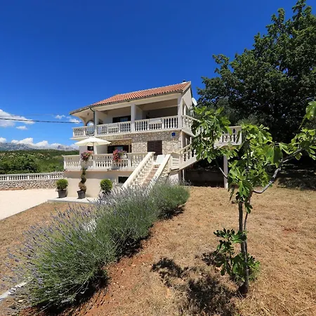 Antonija Ferienhaus *